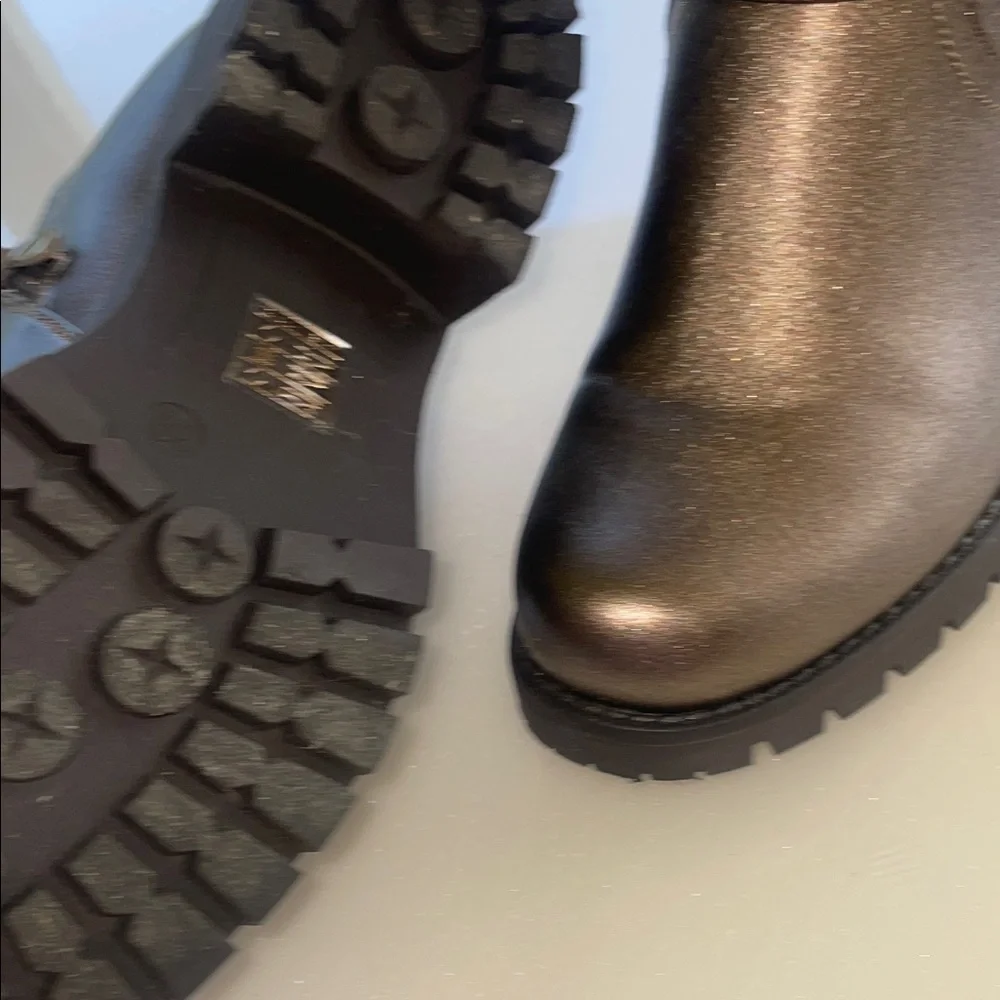 Janessa Studded Ankle Boots Size 39 Bronze Metallic Lug Sole KL-332 ✨